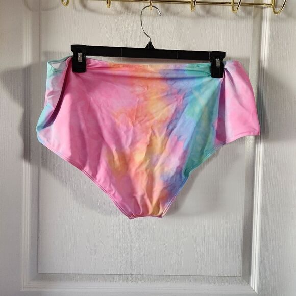 NWOT Colorful Tie-Dye Swimsuit Set - Picture 5 of 5